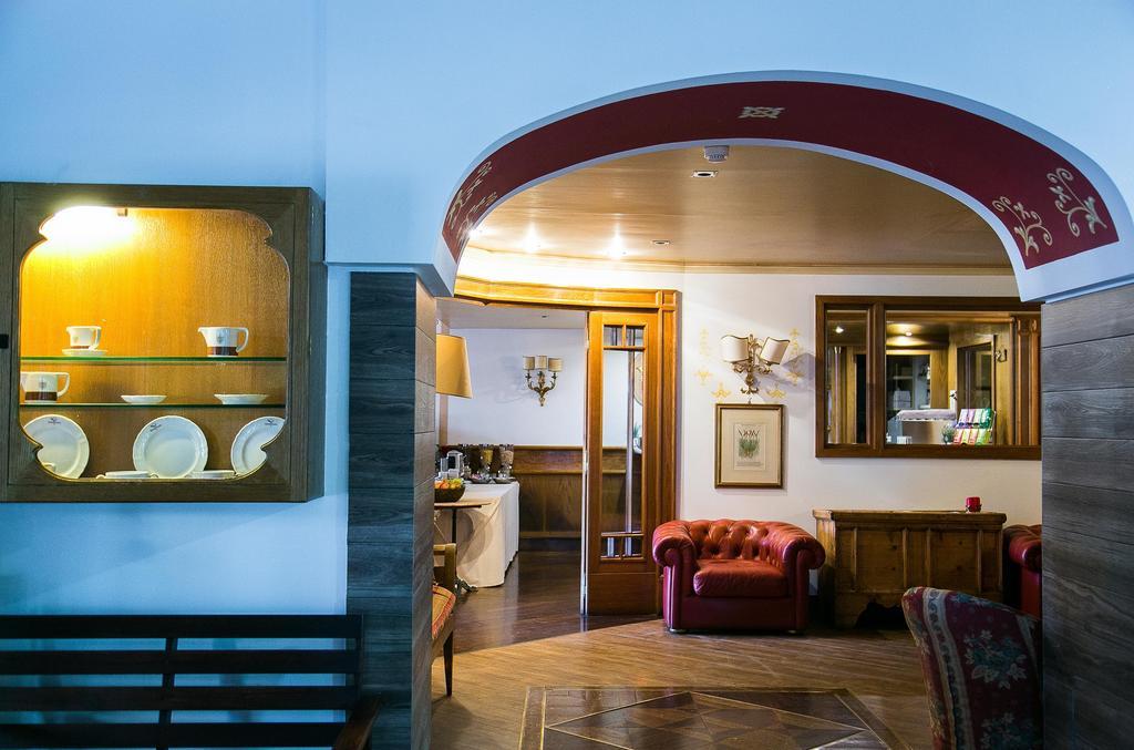 Hotel Posta R.T.A. Madonna Kültér fotó