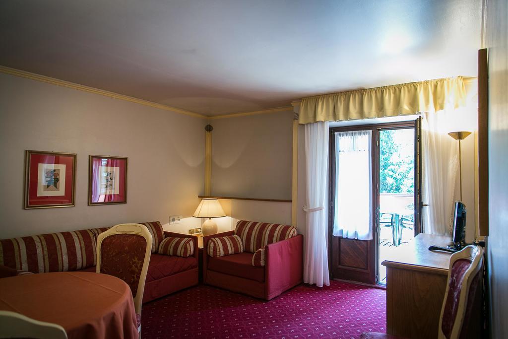 Hotel Posta R.T.A. Madonna Kültér fotó